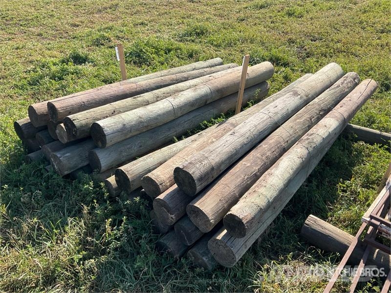Quantity of (30) Corner Fence Posts Egyéb állattenyésztés gépei és tartozékok