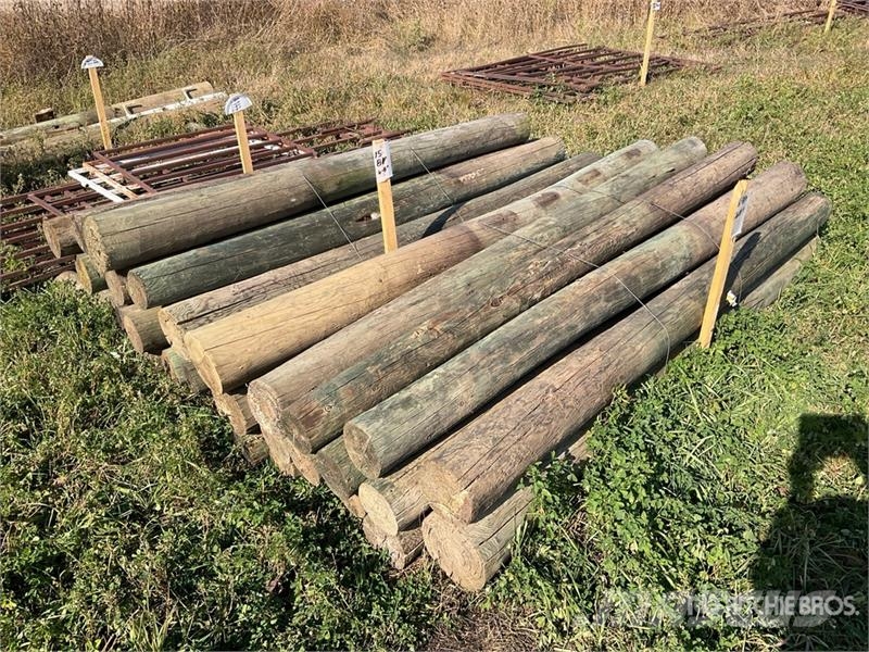 Quantity of (30) Corner Fence Posts Egyéb állattenyésztés gépei és tartozékok