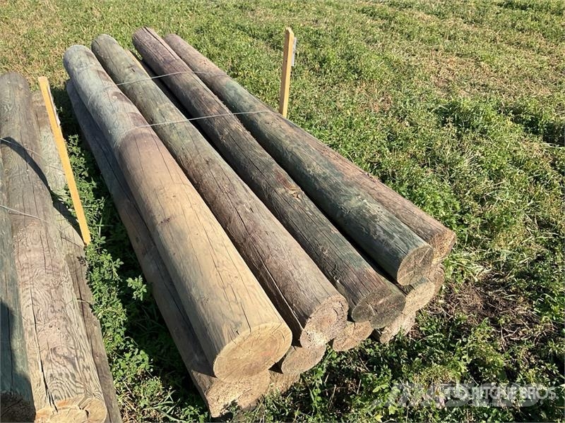 Quantity of (30) Corner Fence Posts Egyéb állattenyésztés gépei és tartozékok
