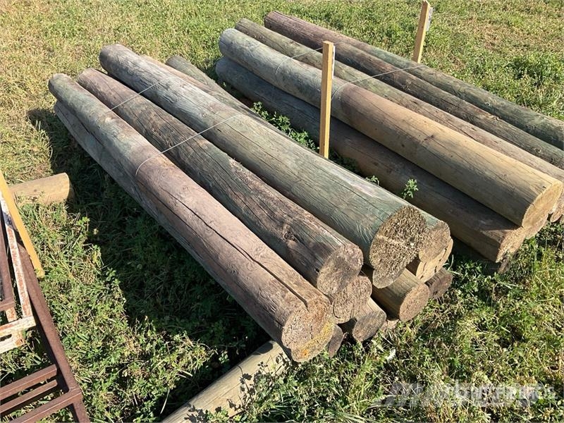 Quantity of (30) Corner Fence Posts Egyéb állattenyésztés gépei és tartozékok