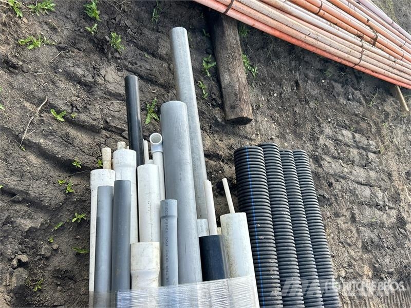 Quantity of (30) PVC & Corrugated Pipe Drugi deli