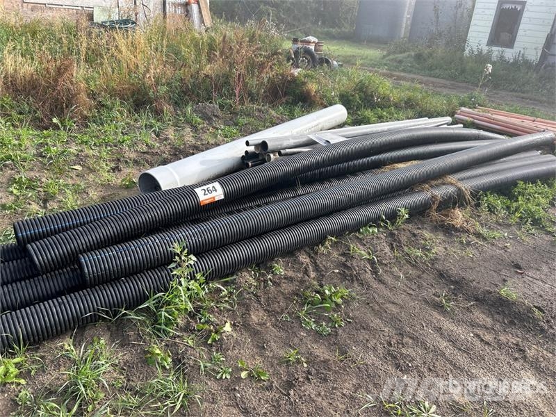 Quantity of (30) PVC & Corrugated Pipe Drugi deli
