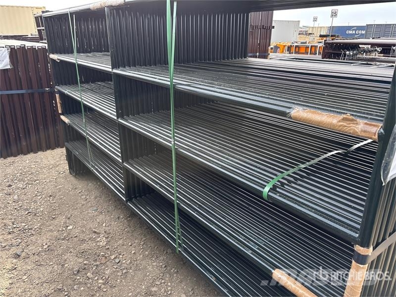  Quantity of (31)  BYT RP96 9 ft 6 in x 5 ft Ranch  Altri macchinari per bestiame