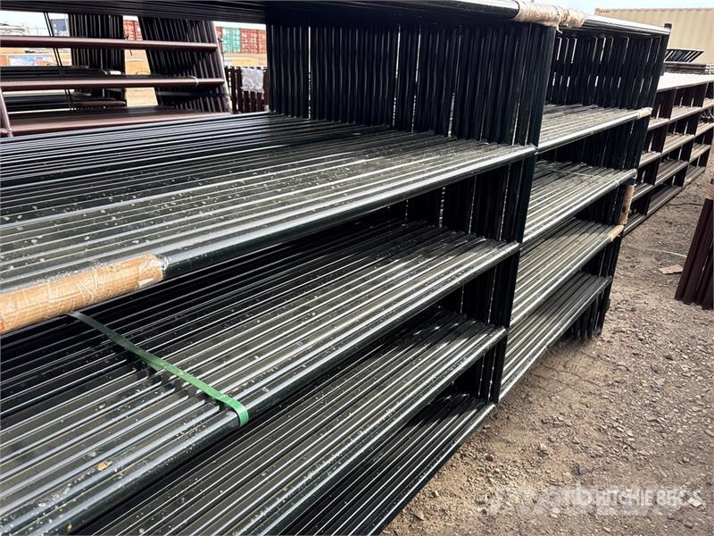 Quantity of (31) BYT RP96 9 ft 6 in x 5 ft Ranch Drugi strojevi za stoku i dodatna oprema