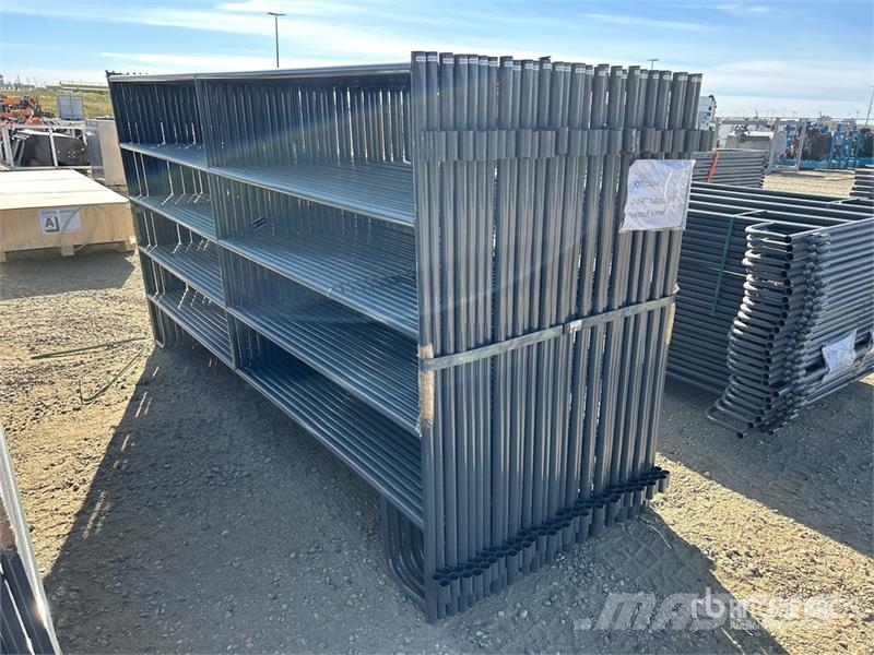 Quantity of (31) BYT RP96 9 ft 6 in x 5 ft Ranch Autres matériels d'élevage