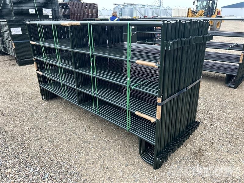 Quantity of (31) BYT RP96 9 ft 6 in Ranch Livesto Autres matériels d'élevage