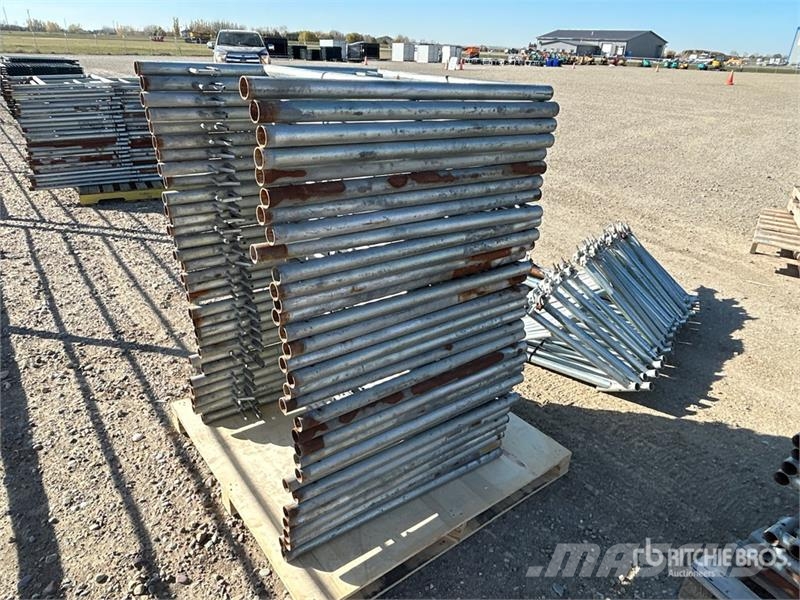 Quantity of (32) 33 in x 36 in Scaffolding Scaffolding equipment