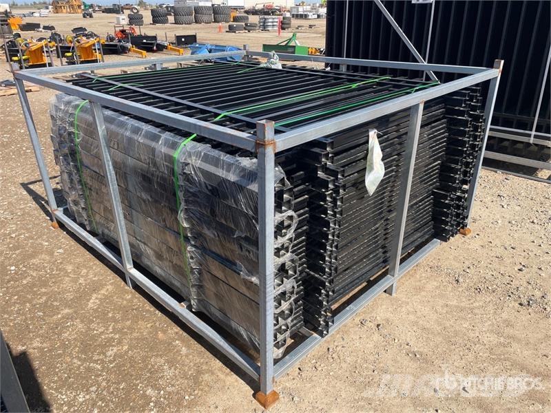 Quantity of (32)  STARVOX SV0608-32 7 ft 10 in x 5 Oprema za ograje