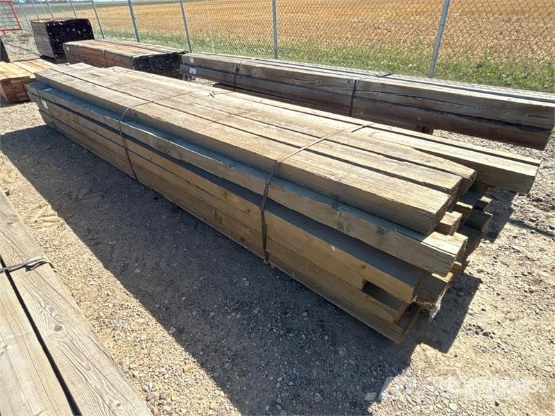 Quantity of (33) 4 in x 8 in x 16 ft Lumber Drugi deli