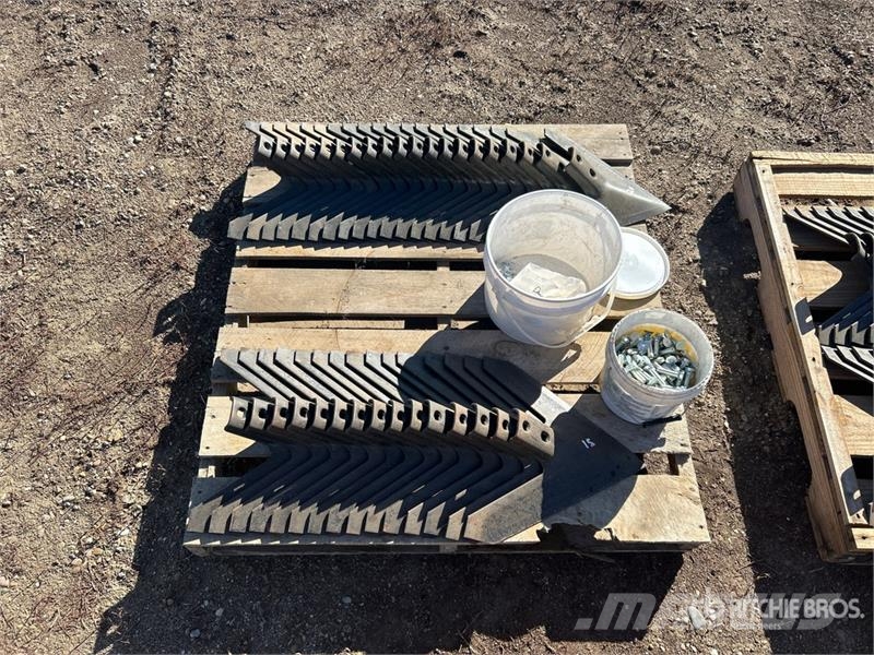Quantity of (35) 16 in Cultivator Shovels Egyéb alkatrészek