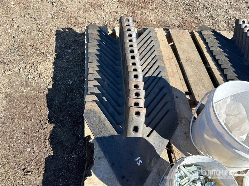Quantity of (35) 16 in Cultivator Shovels Egyéb alkatrészek