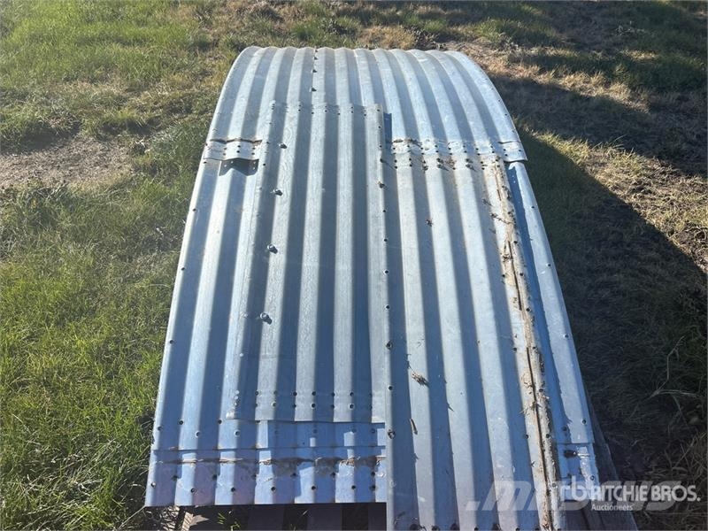 Quantity of (35) Corrugated Metal Grain Bin Sheets Andre komponenter