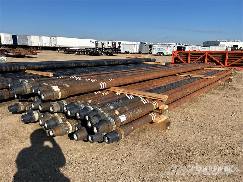 Quantity of (36) 30 Ft DS50 Thread Drill Pipe 其他組件
