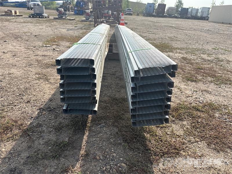  Quantity of (36) Bin Floor Parts Drugi deli