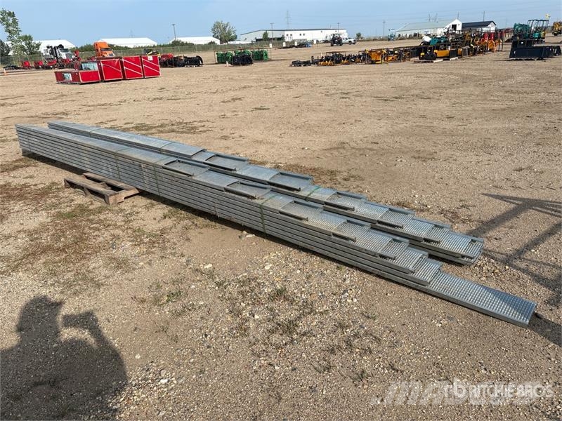  Quantity of (36) Bin Floor Parts Drugi deli