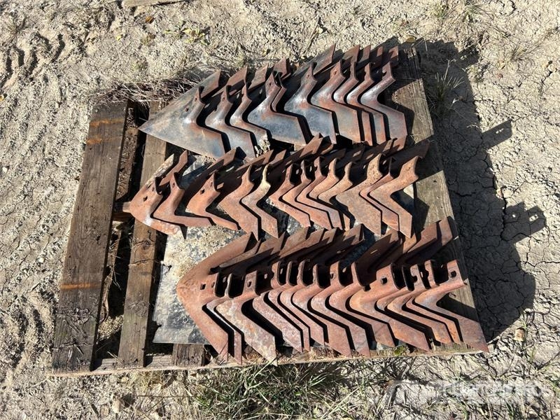Quantity of (37) Cultivator Sweep Andre komponenter