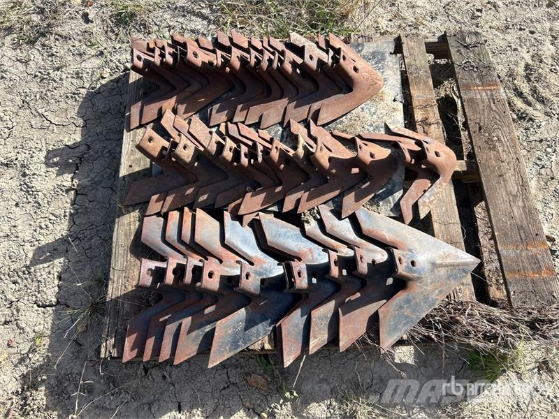 Quantity of (37) Cultivator Sweep Andre komponenter