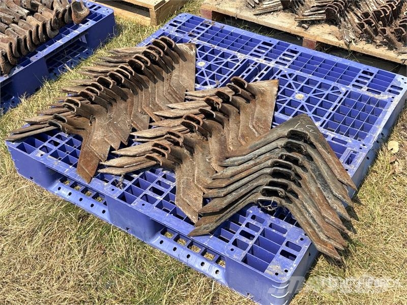 Quantity of (37)Cultivator Sweeps Další