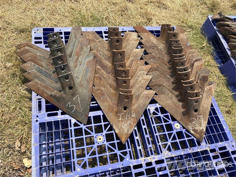 Quantity of (37)Cultivator Sweeps Další