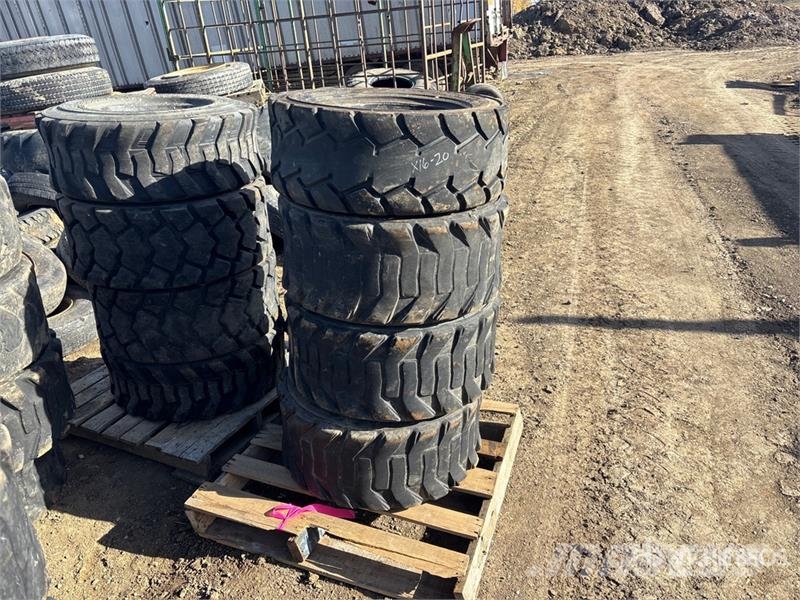 Quantity of (4) 10-16.5 Tires Gume, točkovi i felne