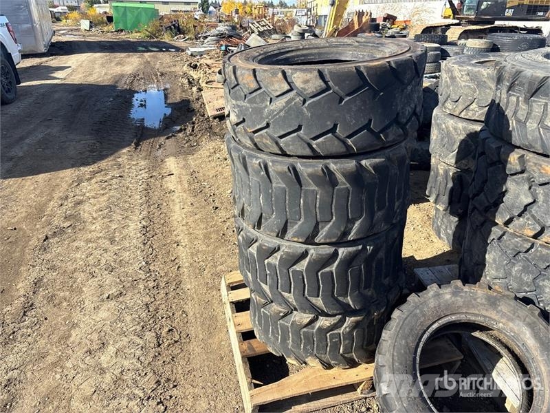 Quantity of (4) 10-16.5 Tires Gume, točkovi i felne