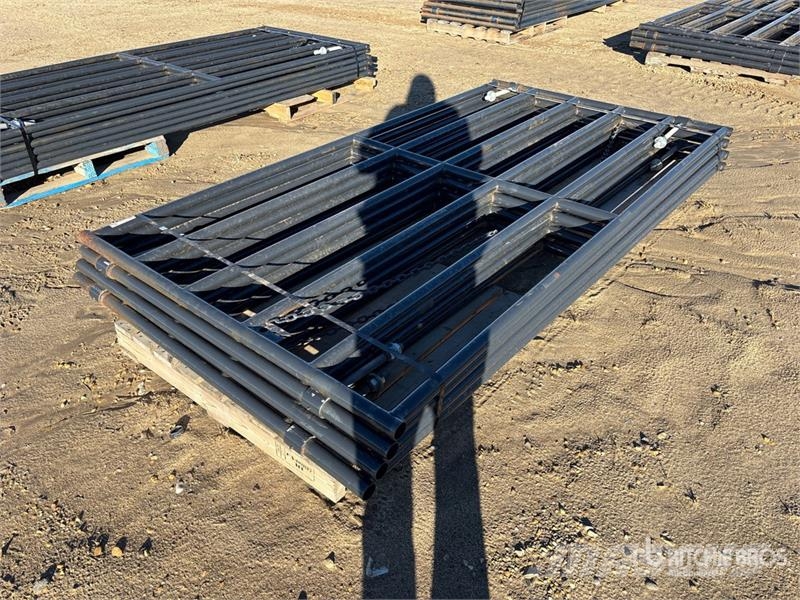 Quantity of (4) 10 ft x 5 ft Steel Livestock Gate Autres matériels d'élevage