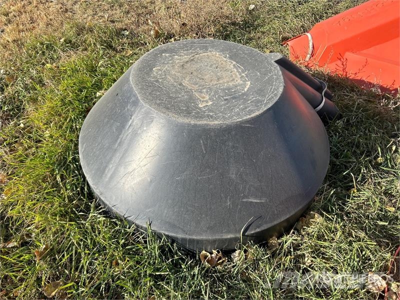  Quantity of (4) 10 in Poly Hopper Saagi töötlemise ja ladustamise seadmed - Muud