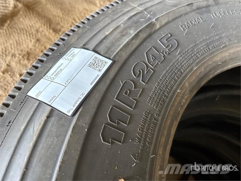  Quantity of (4) 11R24.5 Tires Gume, točkovi i felne