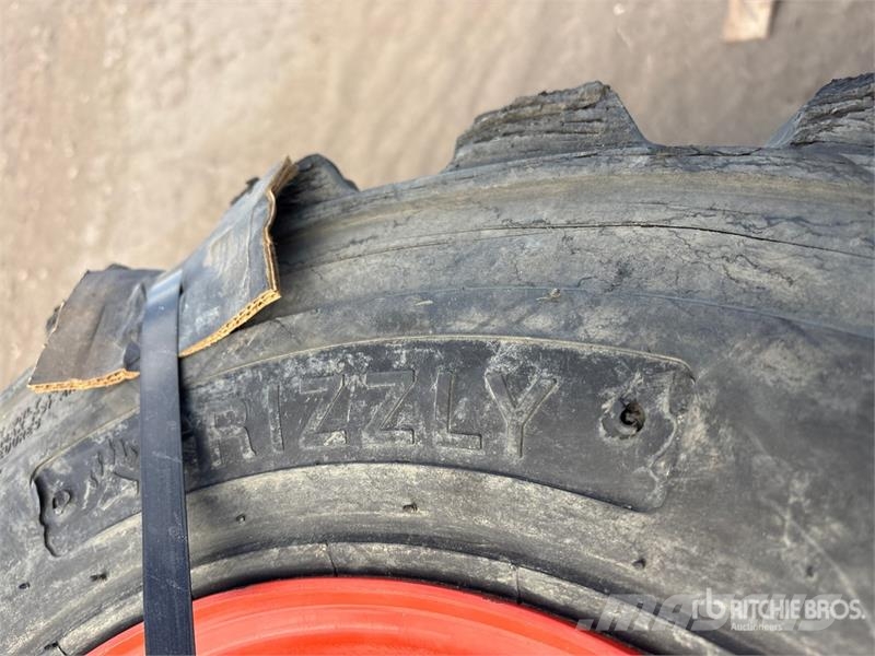Quantity of (4) 12-16.5 Tires الإطارات والعجلات والحافات