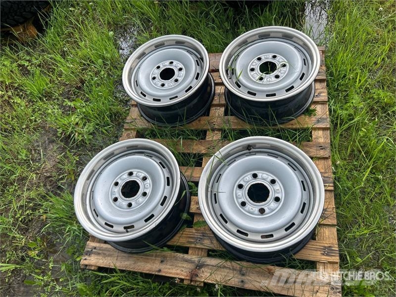  Quantity of (4) 16 in Wheels Tyres, wheels and rims