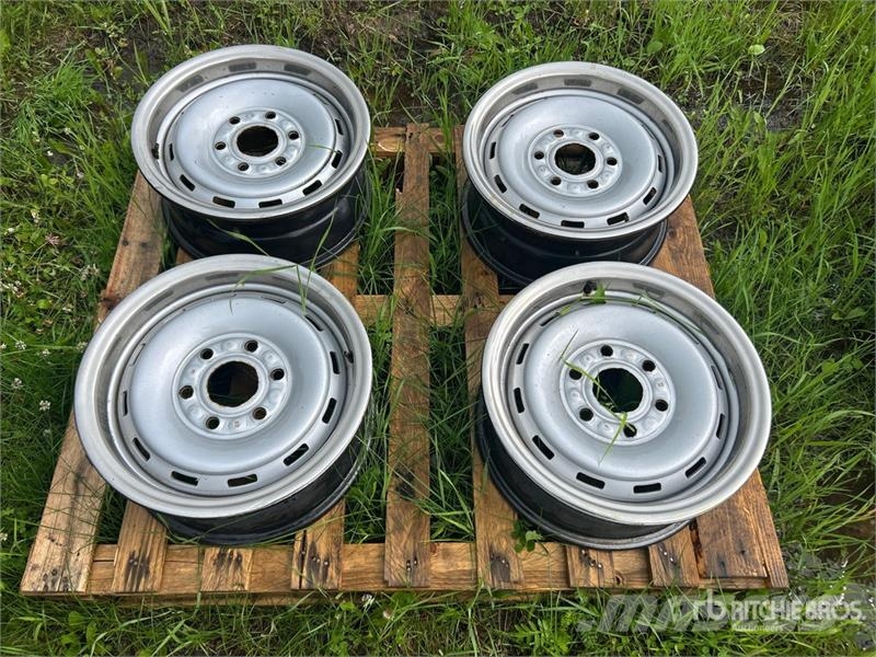  Quantity of (4) 16 in Wheels Tyres, wheels and rims