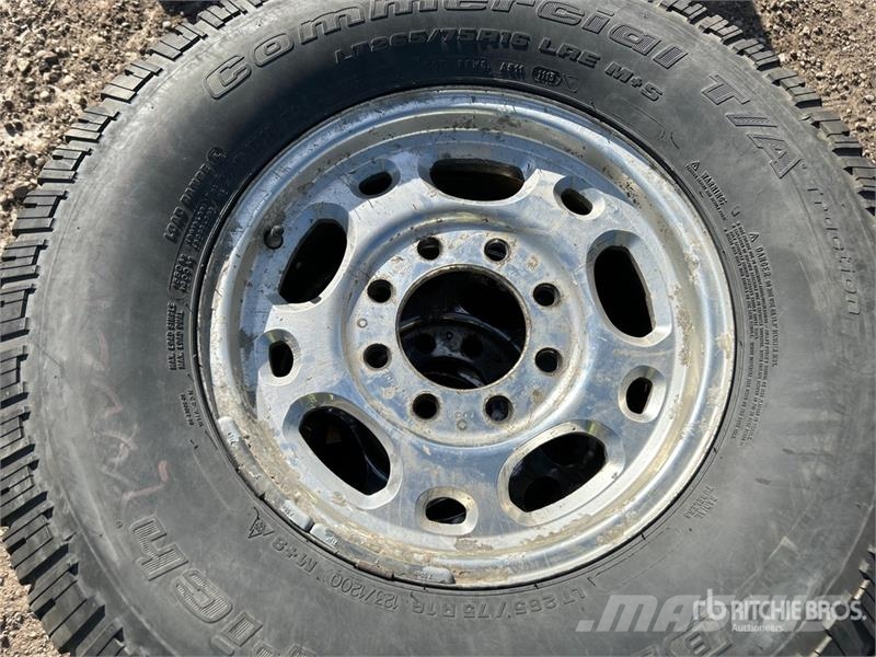  Quantity of (4) 16 Inch Wheels Padangos, ratai ir ratlankiai