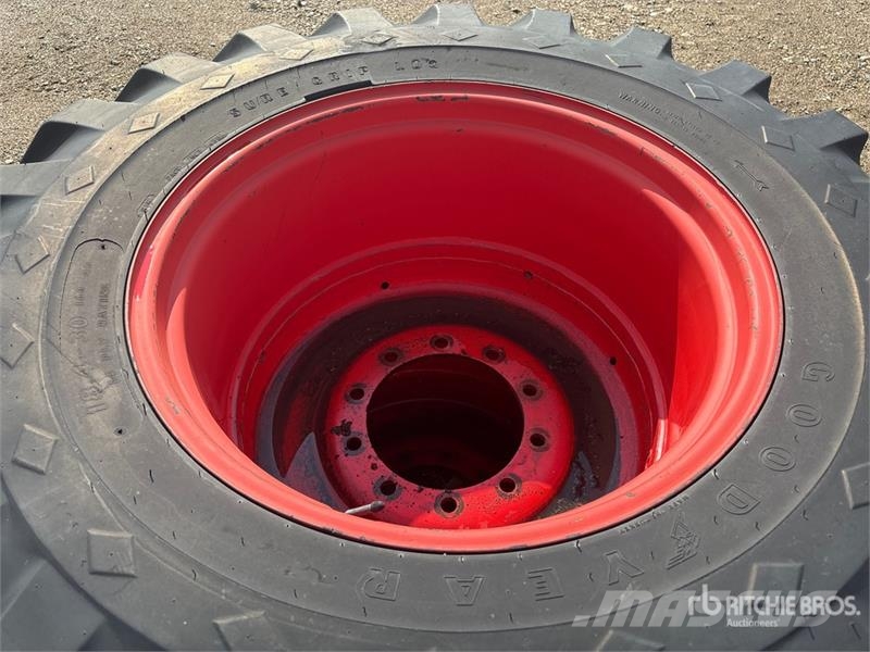 Quantity of (4) 18.4-30 Tires Opony, koła i felgi