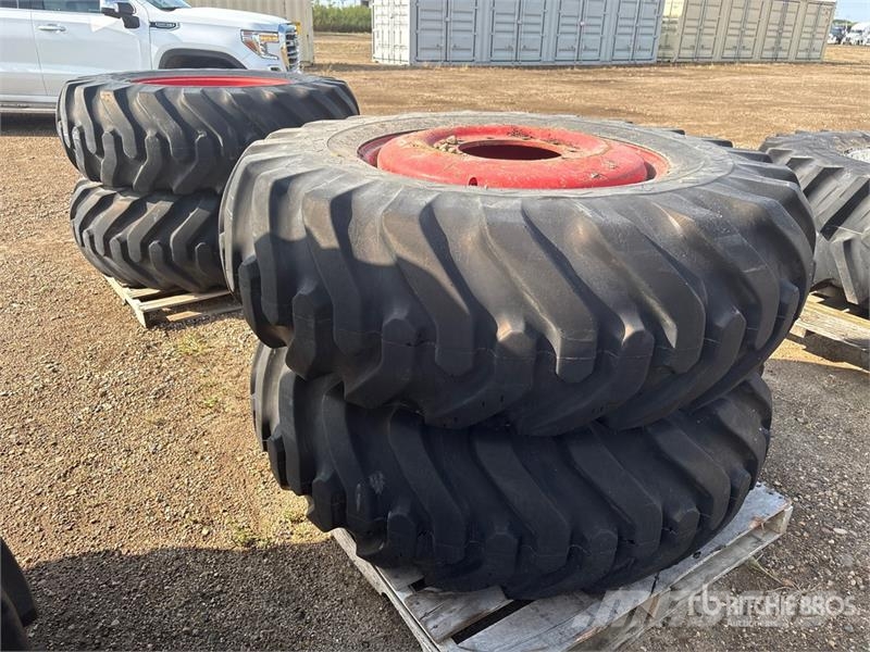 Quantity of (4) 18.4-30 Tires Opony, koła i felgi