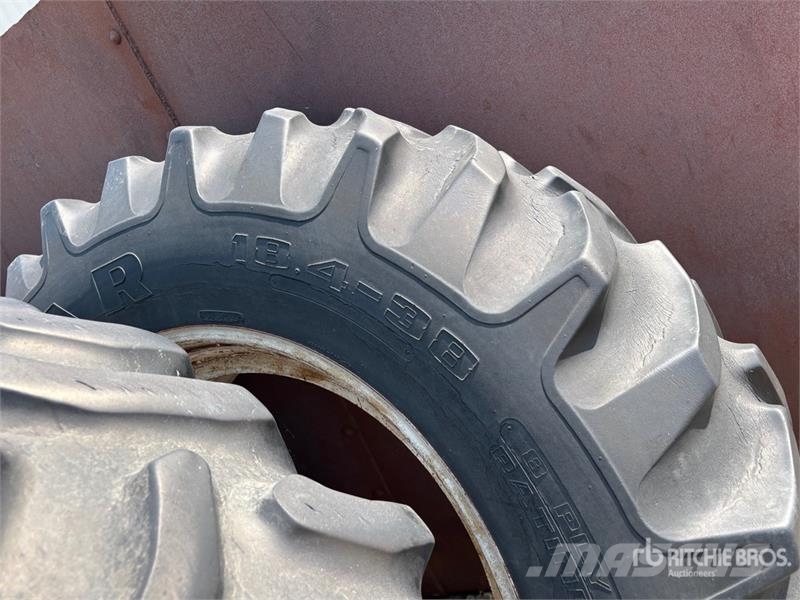 Quantity of (4) 18.4 - 38 Tires Opony, koła i felgi