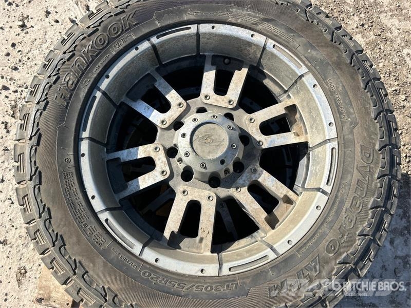  Quantity of (4) 20 Inch Wheels Padangos, ratai ir ratlankiai