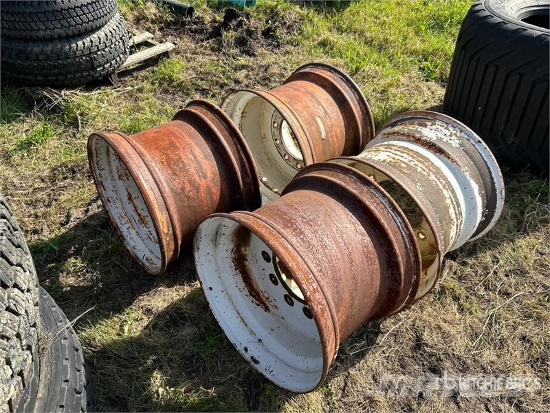 Quantity of (4) 22.5 in Steel Rims Drugi deli