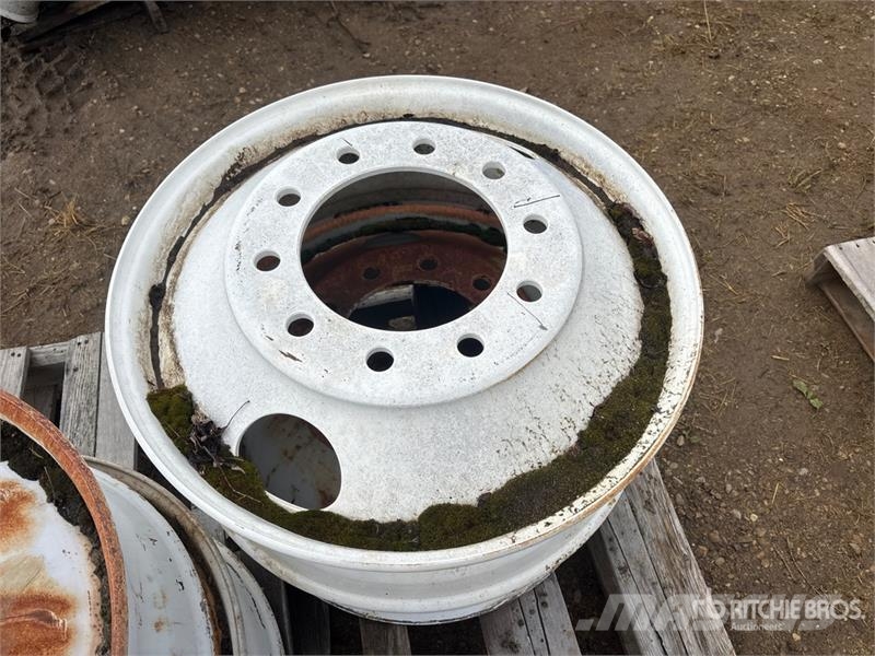 Quantity of (4) 22.5 in Steel Wheels Tyres, wheels and rims