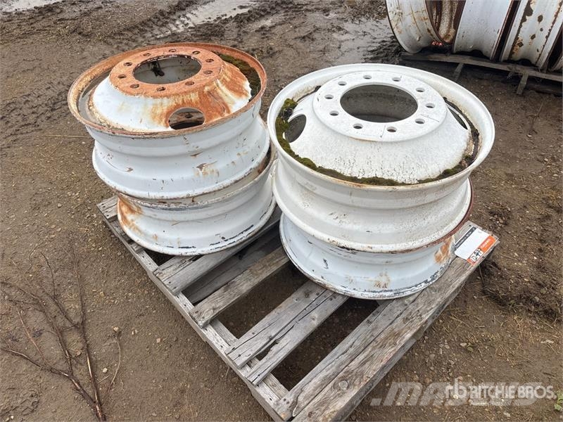 Quantity of (4) 22.5 in Steel Wheels Tyres, wheels and rims