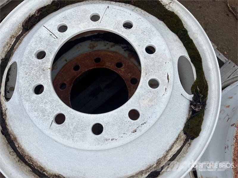 Quantity of (4) 22.5 in Steel Wheels Tyres, wheels and rims