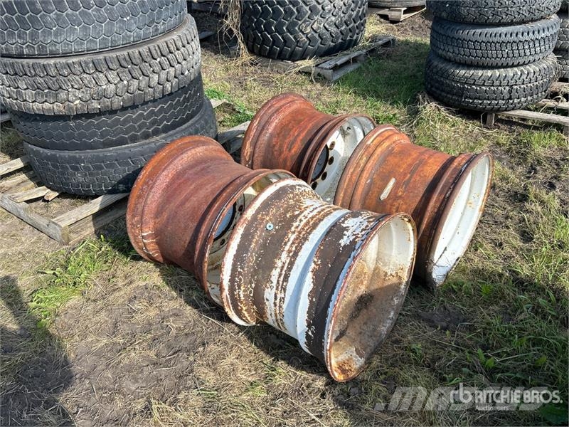 Quantity of (4) 22.5 in Steel Rims Drugi deli