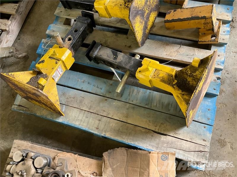Quantity of (4) 22 Ton Jack Stands Andre komponenter