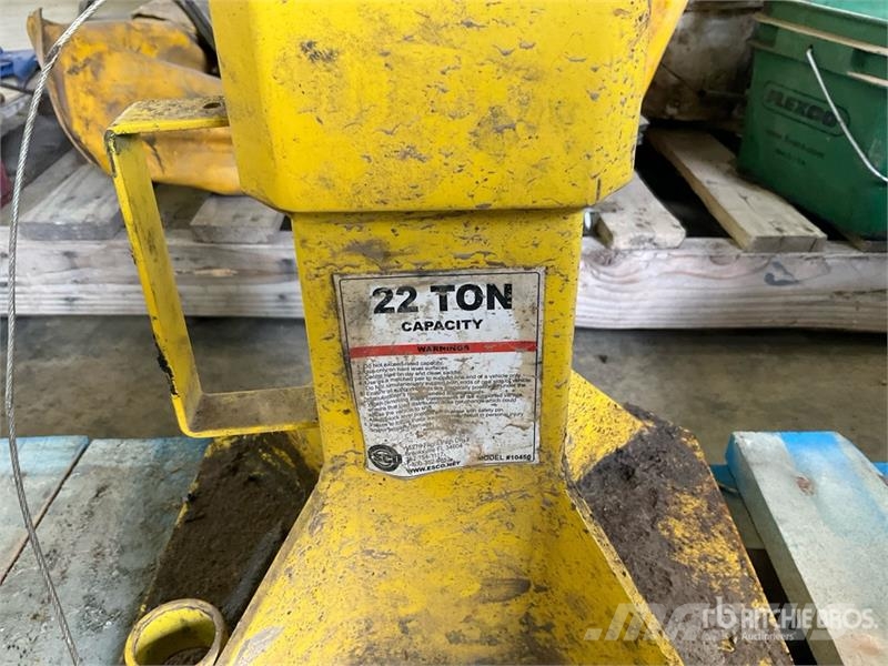 Quantity of (4) 22 Ton Jack Stands Andre komponenter