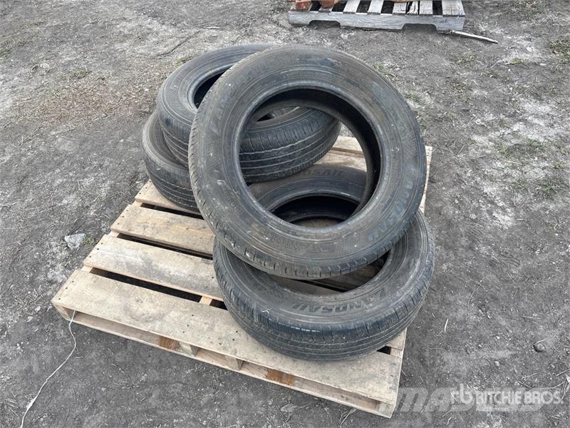 Quantity of (4) 225/65R17 Tires Gume, točkovi i felne