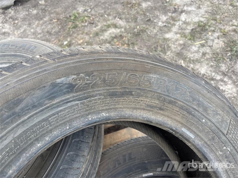 Quantity of (4) 225/65R17 Tires Gume, točkovi i felne