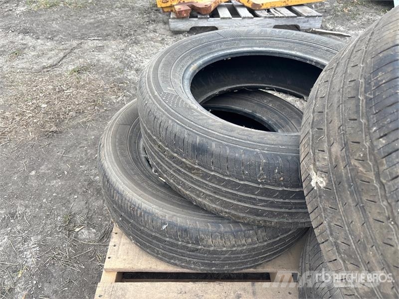 Quantity of (4) 225/65R17 Tires Gume, točkovi i felne