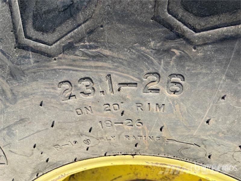 Quantity of (4) 23.1-26 Tires الإطارات والعجلات والحافات