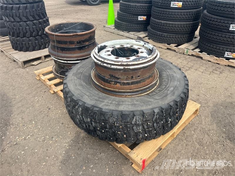 Quantity of (4) 25 in Rims Drugi deli