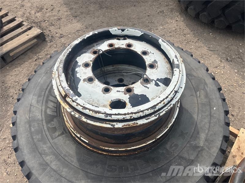 Quantity of (4) 25 in Rims Drugi deli