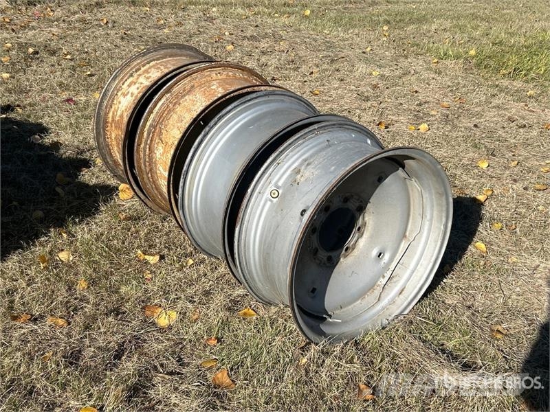 Quantity of (4) 25 in Steel Wheels Gume, točkovi i felne